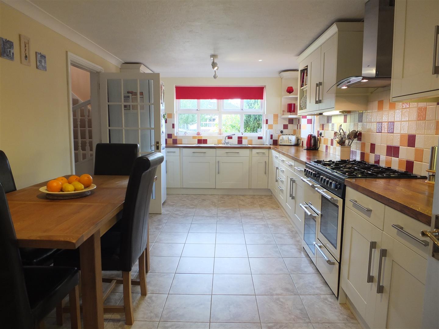 FAMILY KITCHEN/BREAKFAST ROOM